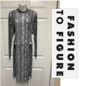 Fashion To Figure White/Grey Snakeskin Split Hem Shirt Dress